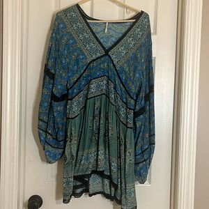 Free People NWOT dress/tunic. Great detail. Perfect fall piece Never worn. Small